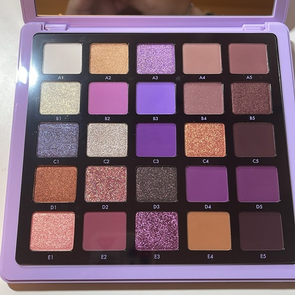ABH Norvina palette 5 - Picture 2 of 2